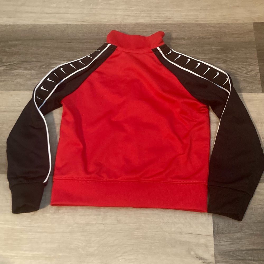 💎 2T Kids Nike Workout Jacket - Picture 2 of 5